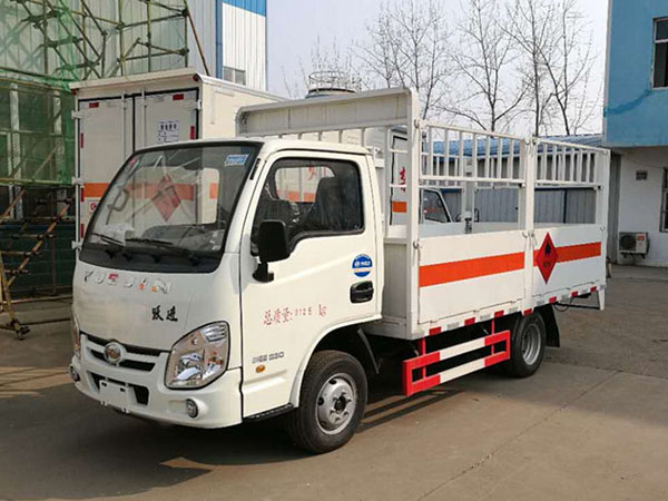 躍進3.3米汽油（藍(lán)牌）氣瓶車(chē)