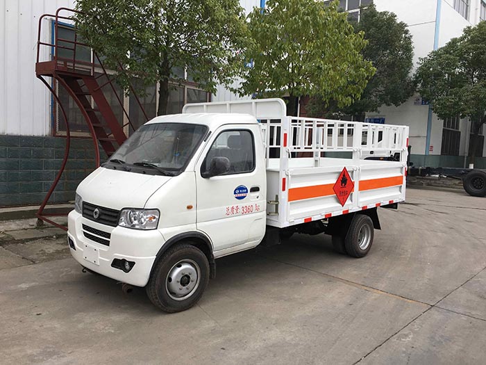 東風俊風3.3米（藍(lán)牌）氣瓶車(chē)