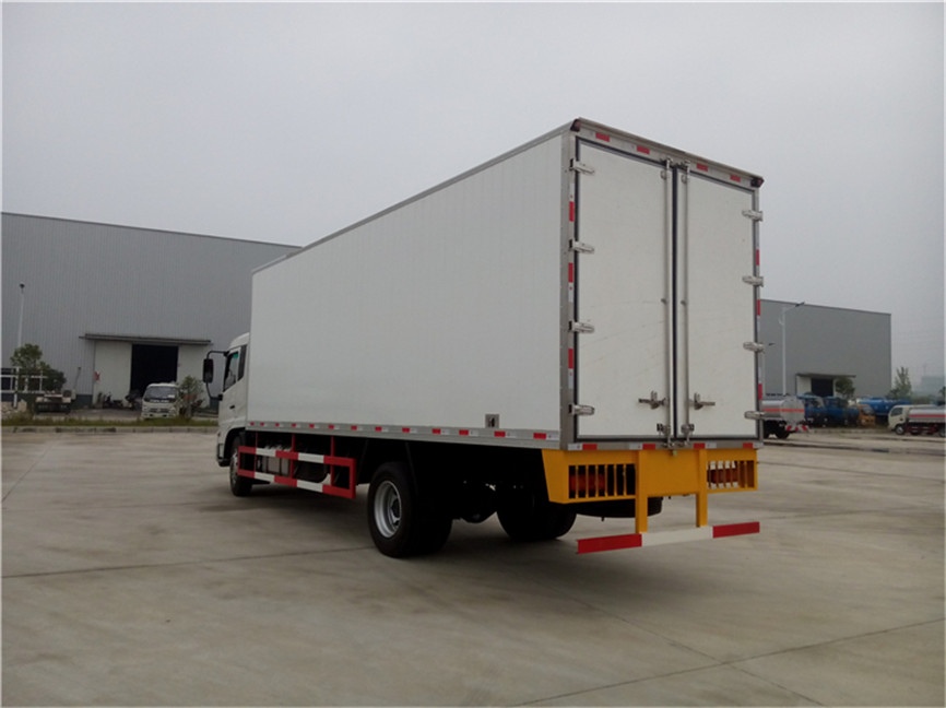 東風天錦 7.6米冷藏車(chē)