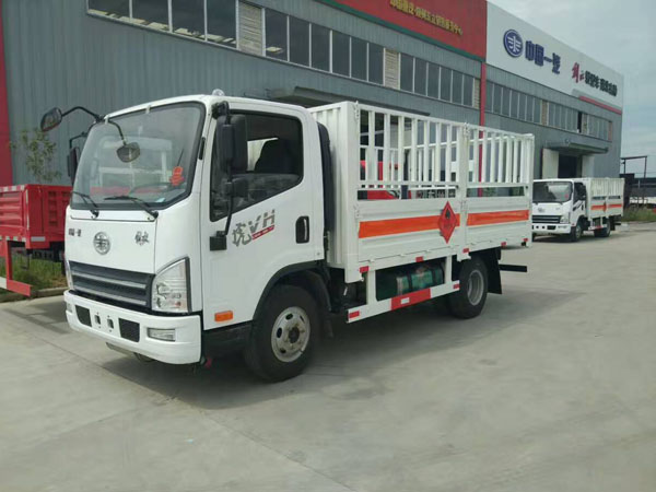 解放(fàng)4.1米（藍(lán)牌）氣瓶車(chē)