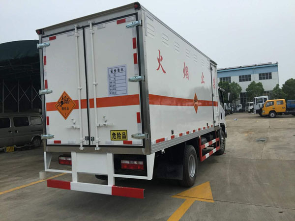 陝汽5米1（3.3噸）爆破器材車(chē)