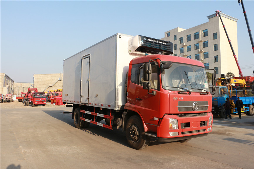 東風天錦 6.8米冷藏車(chē)