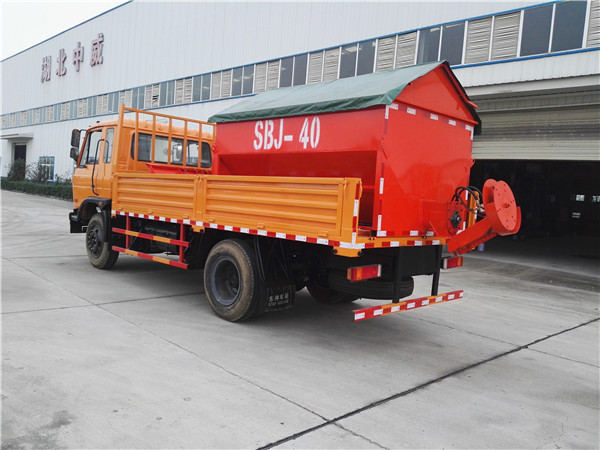 可上戶東風145多功能除雪車(chē)