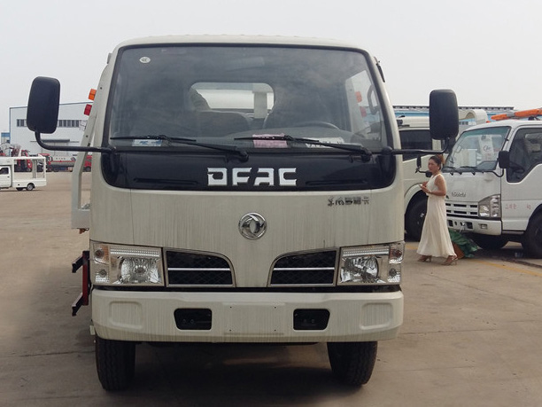 東風多利卡藍(lán)牌一(yī)拖二清障車(chē)