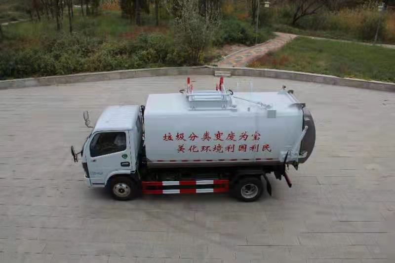 藍(lán)牌10立方挂桶垃圾車(chē)
