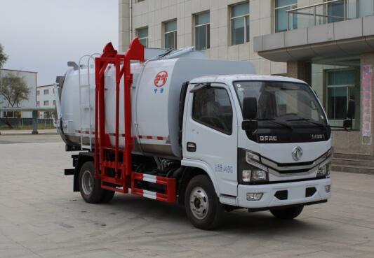 藍(lán)牌10立方挂桶垃圾車(chē)